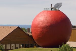 The Big Apple apple-shaped building